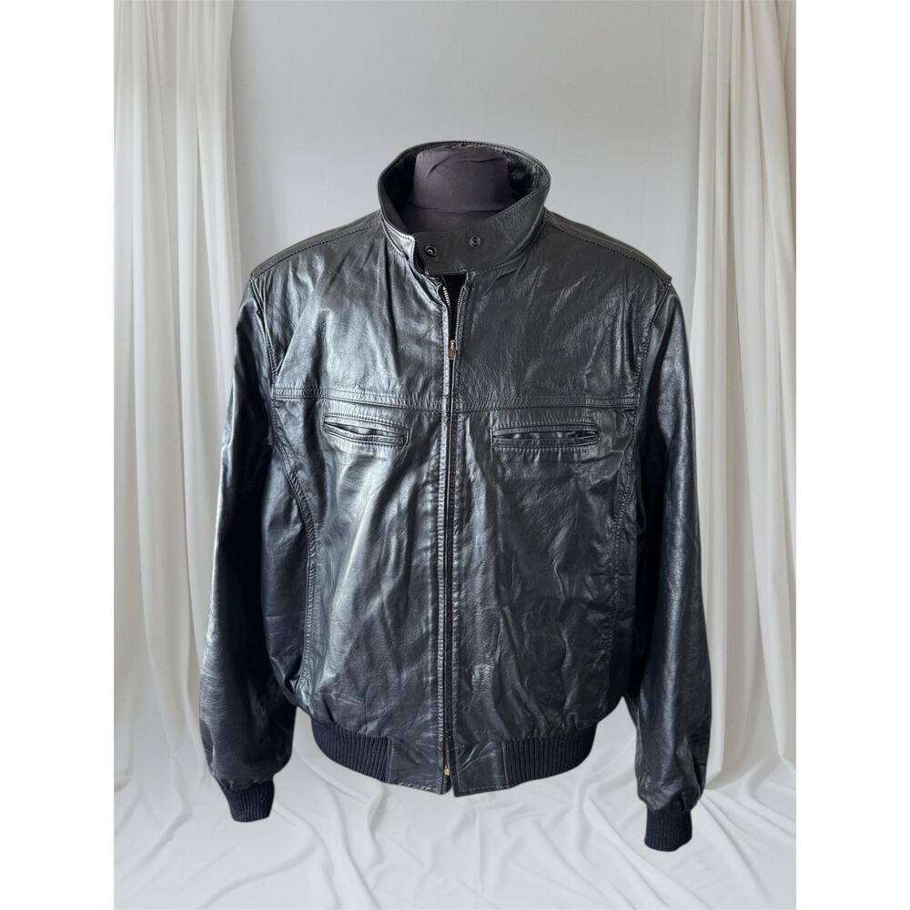Vintage Men's Black Leather Bomber Jacket, Medium 50
